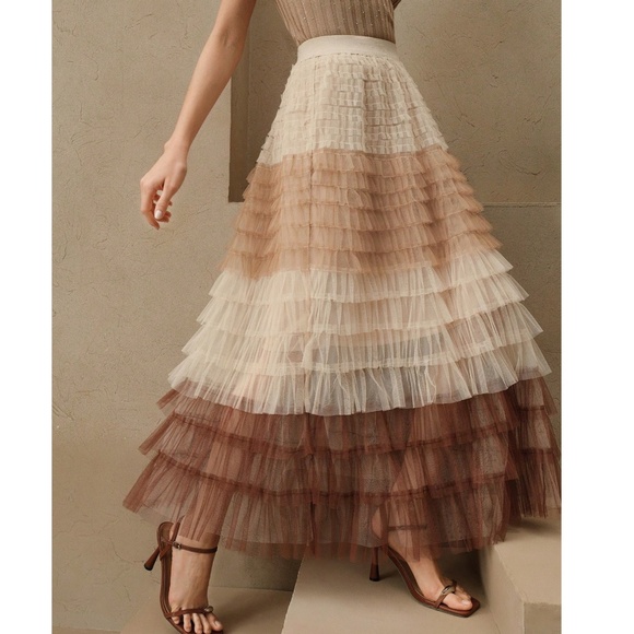 Classic Color Block Stretchy Waist Layered Tulle Maxi Skirt - Picture 9 of 12